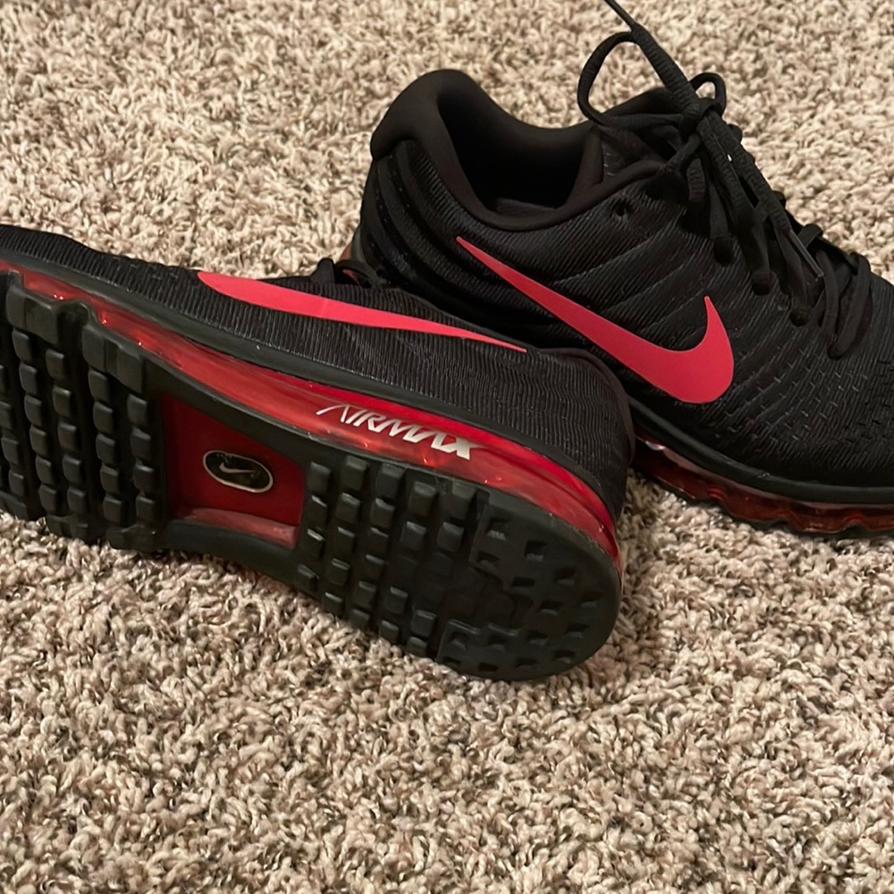 NWOT NIKE AIR MENS 11